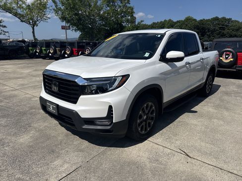 Used 2023 Honda Ridgeline RTL-E image 3