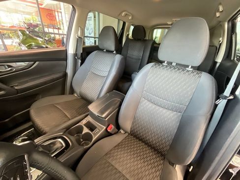 Used 2019 Nissan Rogue SV FWD image 10