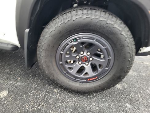 Used 2025 Nissan Frontier PRO-4X w/ Pro Convenience Package image 7