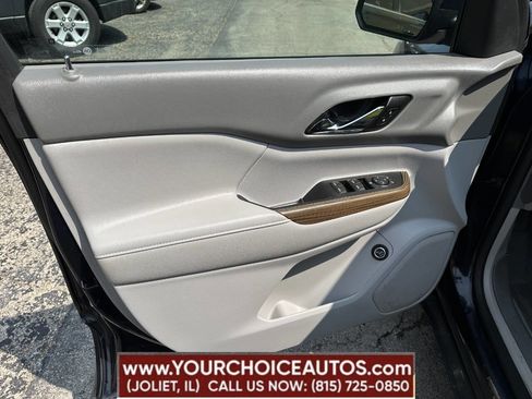 Used 2017 GMC Acadia SLE image 14