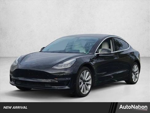 Used 2019 Tesla Model 3 Standard Range Plus image 1