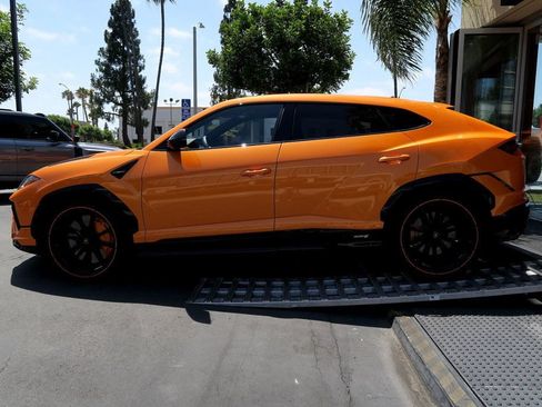 Used 2024 Lamborghini Urus S AWD/4WD image 46