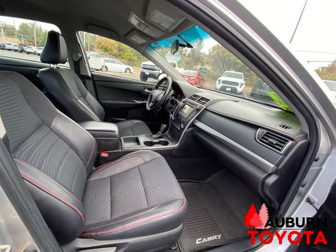 Used 2015 Toyota Camry SE FWD image 12