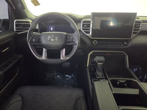 Used 2025 Toyota Tundra Limited AWD/4WD image 25