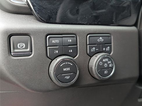 Used 2024 Chevrolet Silverado 1500 LT Trail Boss w/ Convenience Package II image 23