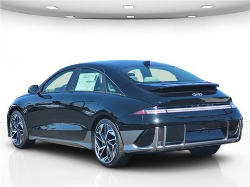 New 2023 Hyundai Ioniq 6 SEL image 10