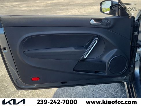 Used 2019 Volkswagen Beetle 2.0T SE FWD image 12