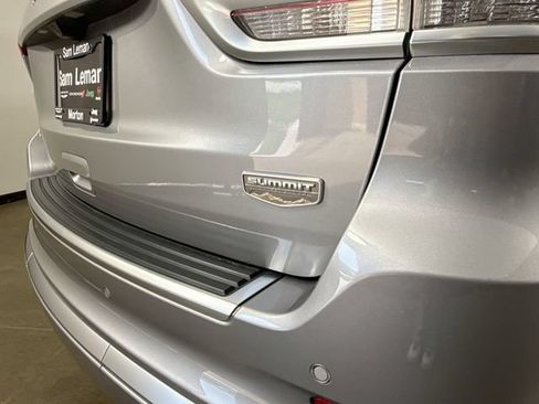 Used 2019 Jeep Grand Cherokee Summit AWD/4WD image 43
