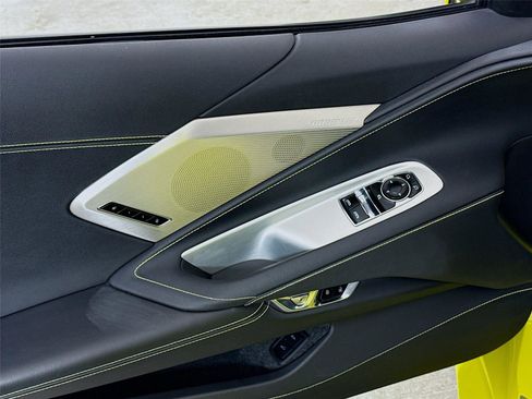 Used 2022 Chevrolet Corvette Stingray Preferred Cpe w/ Z51 Performance Package image 17