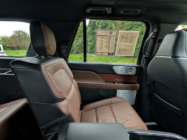 Used 2024 Lincoln Navigator L Reserve AWD/4WD image 35