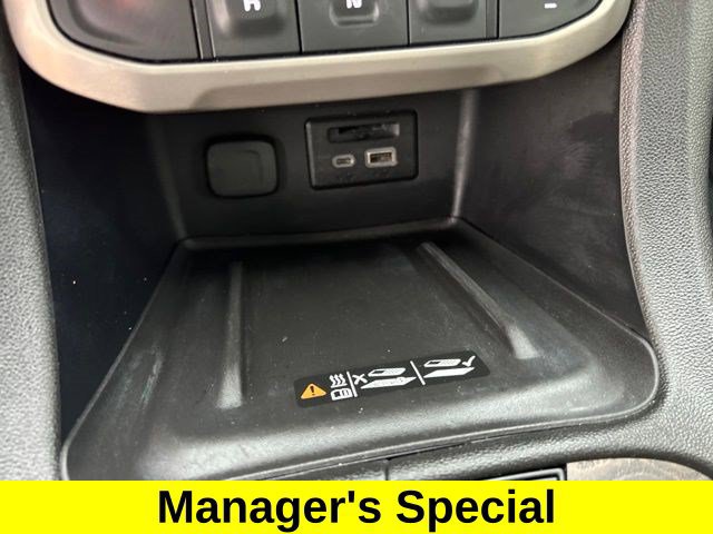 Used 2020 GMC Acadia Denali w/ Technology Package FWD image 34