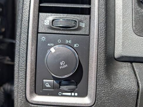 Used 2019 RAM 1500 Express w/ Express Value Package AWD/4WD image 16
