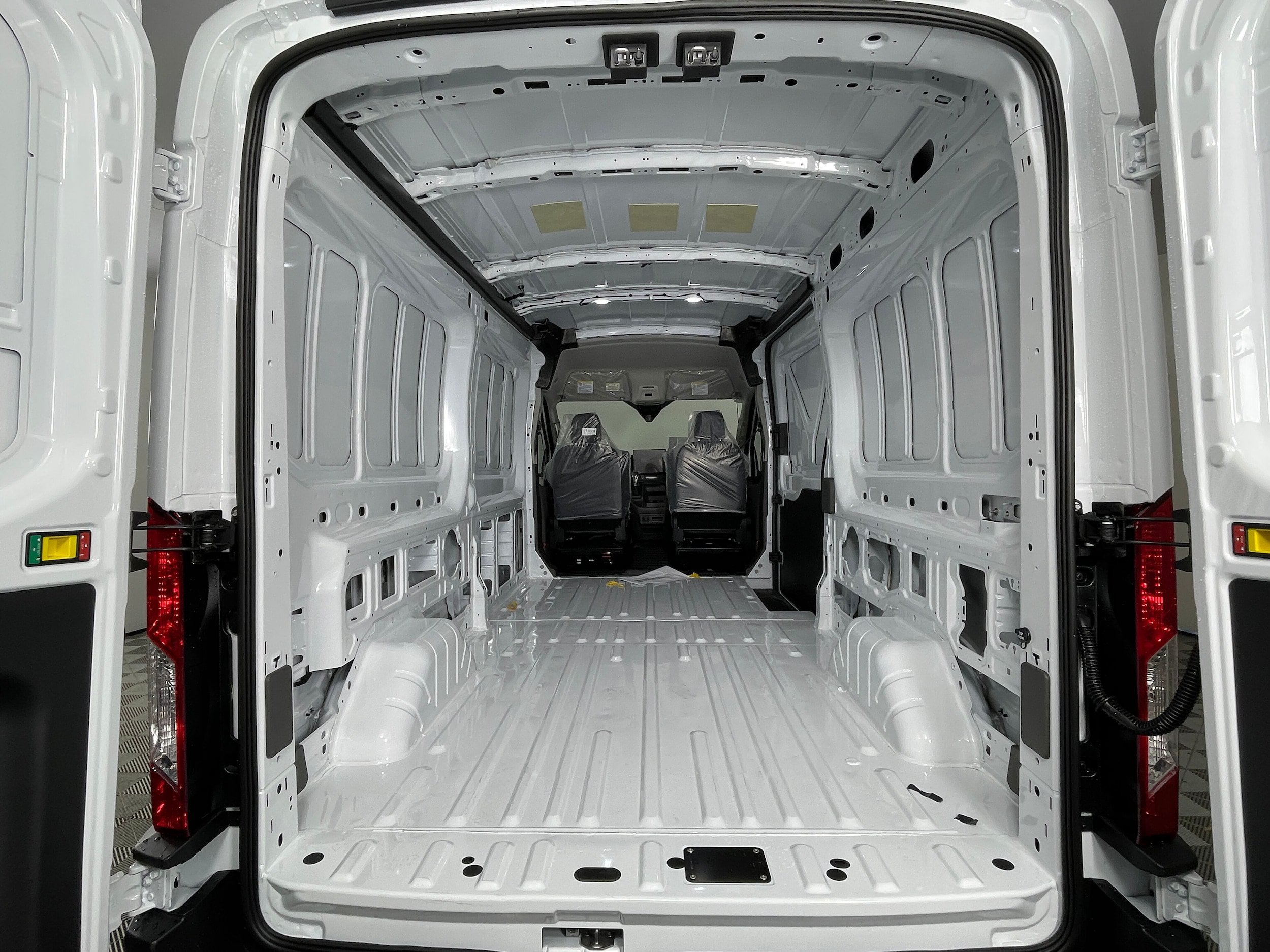New 2026 Ford Transit 250 148 Medium Roof Extended AWD image 4