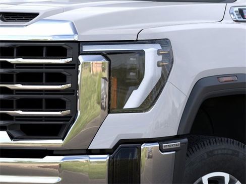 New 2026 GMC Sierra 2500 SLE image 10