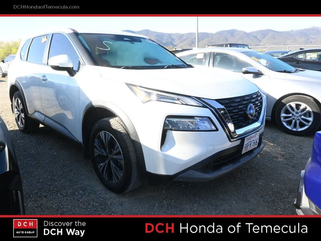 Used 2022 Nissan Rogue SV FWD image 2