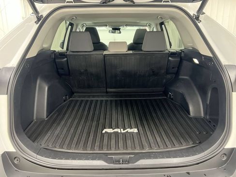 Used 2022 Toyota RAV4 XLE w/ Convenience Package AWD/4WD image 24
