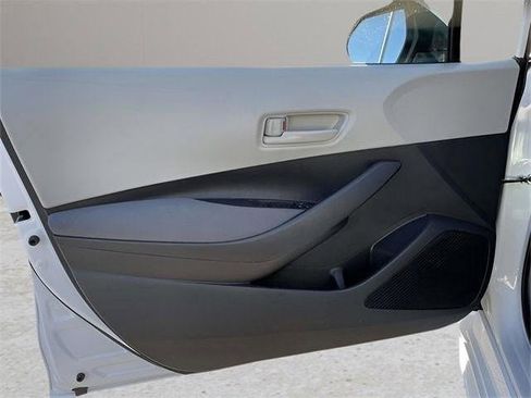 Used 2023 Toyota Corolla LE image 78