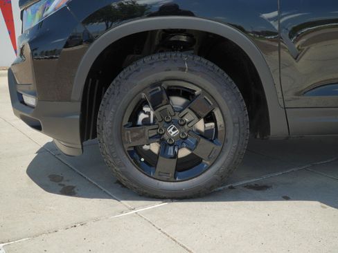 New 2026 Honda Ridgeline Black Edition image 12