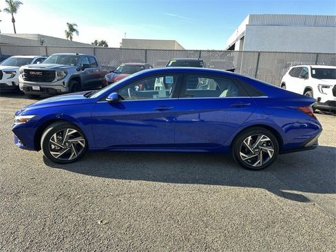 Used 2025 Hyundai Elantra SEL image 7