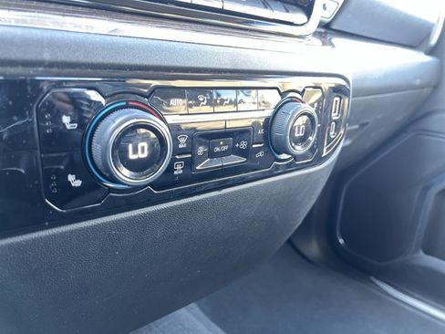 Used 2023 Chevrolet Silverado 1500 LT image 11