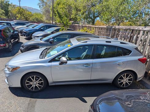 Used 2017 Subaru Impreza 2.0i Limited AWD/4WD image 2