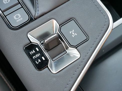 Used 2024 Lexus GX 550 w/ Cold Area Package AWD/4WD image 26