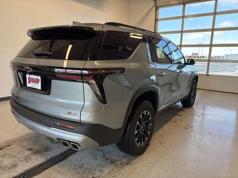 Used 2024 Chevrolet Traverse Z71 AWD/4WD image 8