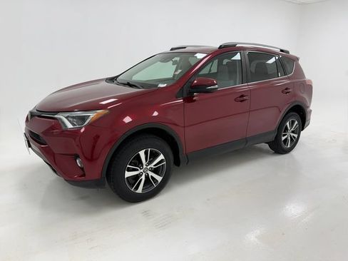 Used 2018 Toyota RAV4 XLE w/ Plus Extra Value Package FWD image 5