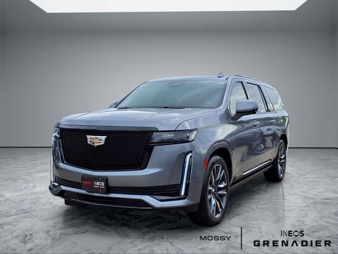 Used 2021 Cadillac Escalade ESV Sport Platinum AWD/4WD image 4