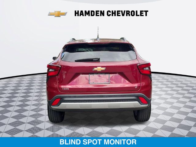 Used 2024 Chevrolet Trax LT w/ Driver Confidence Package FWD image 4