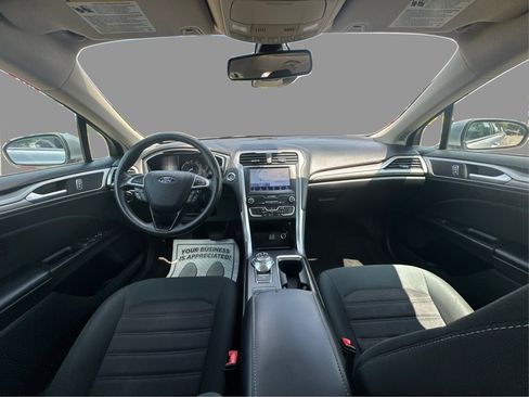 Used 2020 Ford Fusion SE FWD image 33