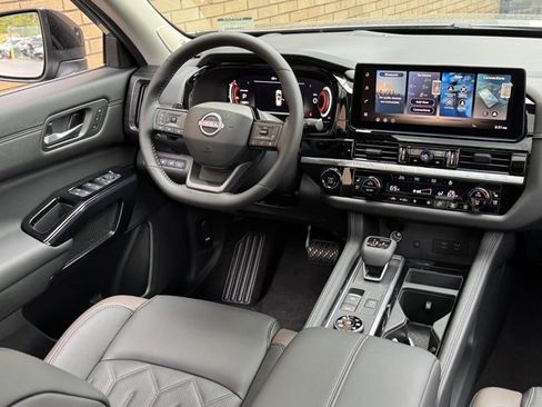 New 2026 Nissan Pathfinder Platinum AWD/4WD image 14