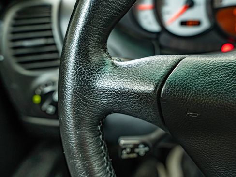 Used 2003 Porsche 911 Carrera RWD image 30