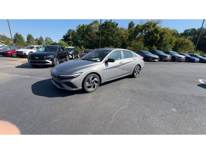 New 2025 Hyundai Elantra SEL