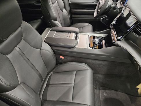 New 2026 Jeep Grand Wagoneer 4WD w/ Premium Group I image 15