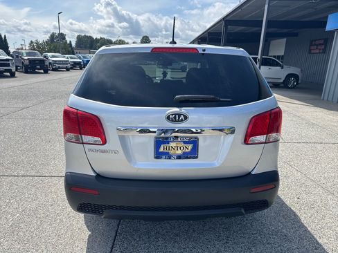 Used 2013 Kia Sorento LX AWD/4WD image 3