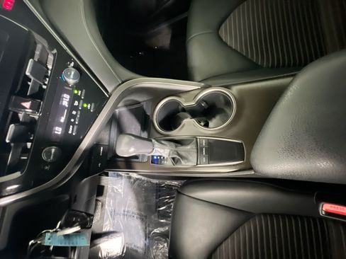Used 2022 Toyota Camry SE FWD image 24