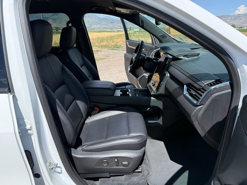 Used 2024 GMC Acadia Elevation AWD/4WD image 38