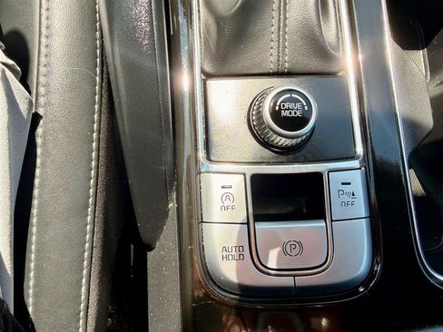 Used 2020 Kia Telluride LX FWD image 26