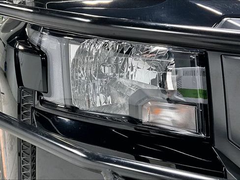 Used 2025 Nissan Frontier S w/ S Utility Package image 39