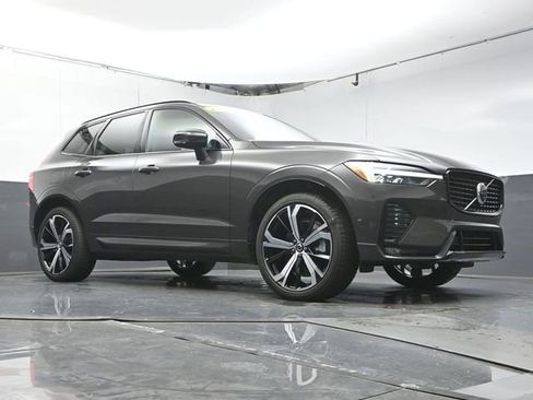 Used 2023 Volvo XC60 B6 Ultimate w/ Protection Package Premier image 41