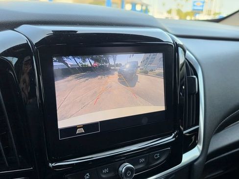Used 2023 Chevrolet Traverse LT FWD image 27