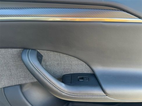 Used 2021 Tesla Model S Plaid image 24