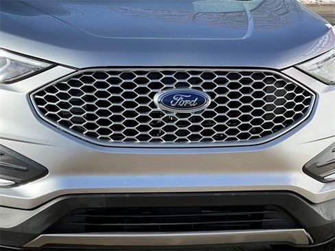 Used 2024 Ford Edge SEL image 37