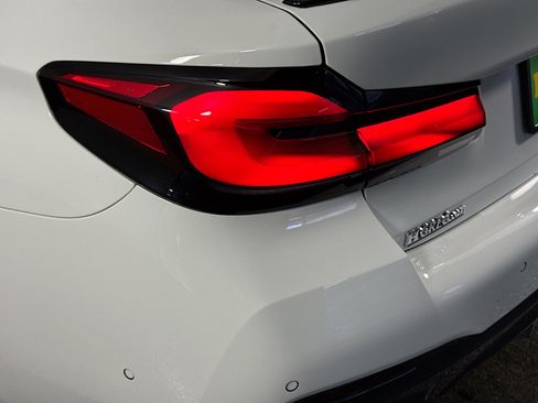 Used 2023 BMW 530e w/ M Sport Package image 36