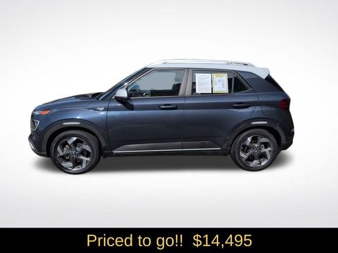 Certified 2021 Hyundai Venue FWD image 3