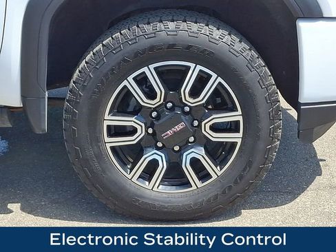 Used 2022 GMC Sierra 2500 AT4 w/ AT4 Premium Plus Package AWD/4WD image 29