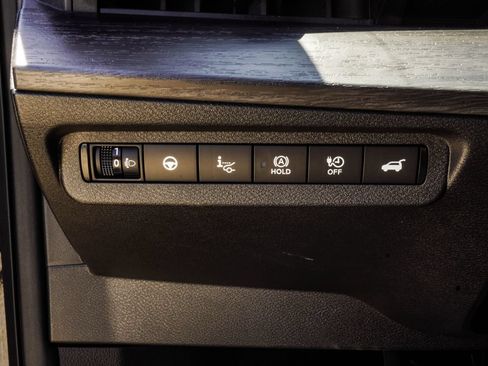 Used 2024 Nissan Ariya FWD image 34