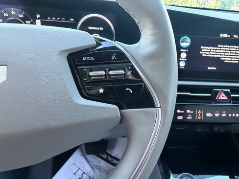 Certified 2023 Kia Niro Wind w/ Wind Preserve Package FWD image 12