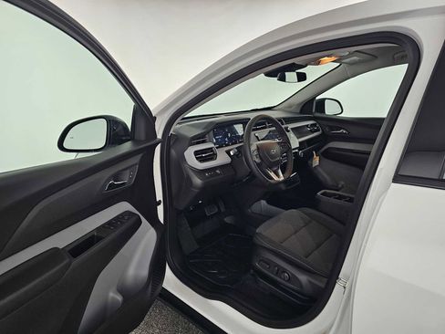 New 2027 Chevrolet Bolt LT w/ Comfort Package FWD image 19